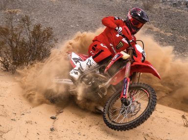 Uz odabrani set Dunlopovih moto guma – na poklon marama i naočale
